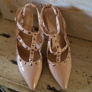STUDDED NUDE HEELS